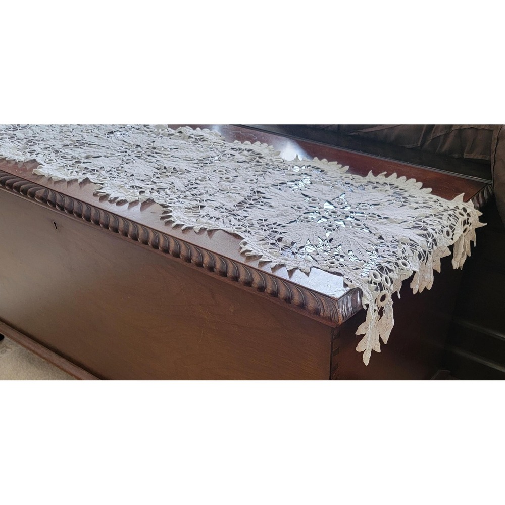 Vintage Handmade Cotton Needle Lace Table Runner - Picture 3 of 16